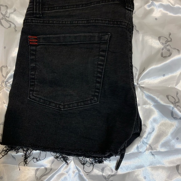 BDG Black Lace-Up Jean Shorts

First B - Picture 4 of 4